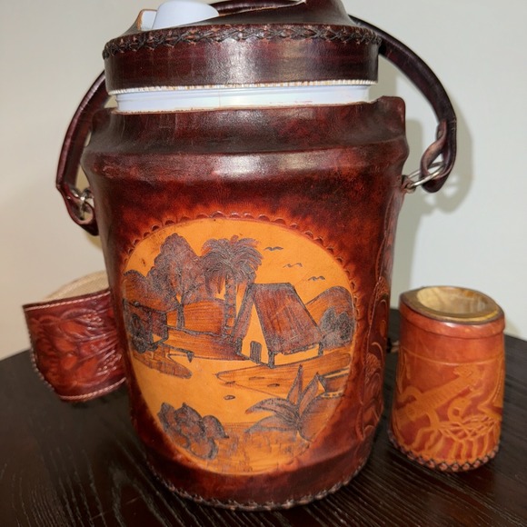 Hand tooled leather Prince Water Jug with side cup holder, extra side wooden cup - Picture 1 of 14
